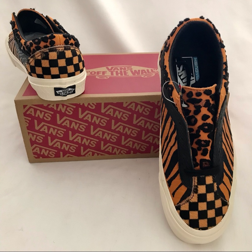 VANS~Unisex / BOLD Classic Sneaker - Picture 4 of 15